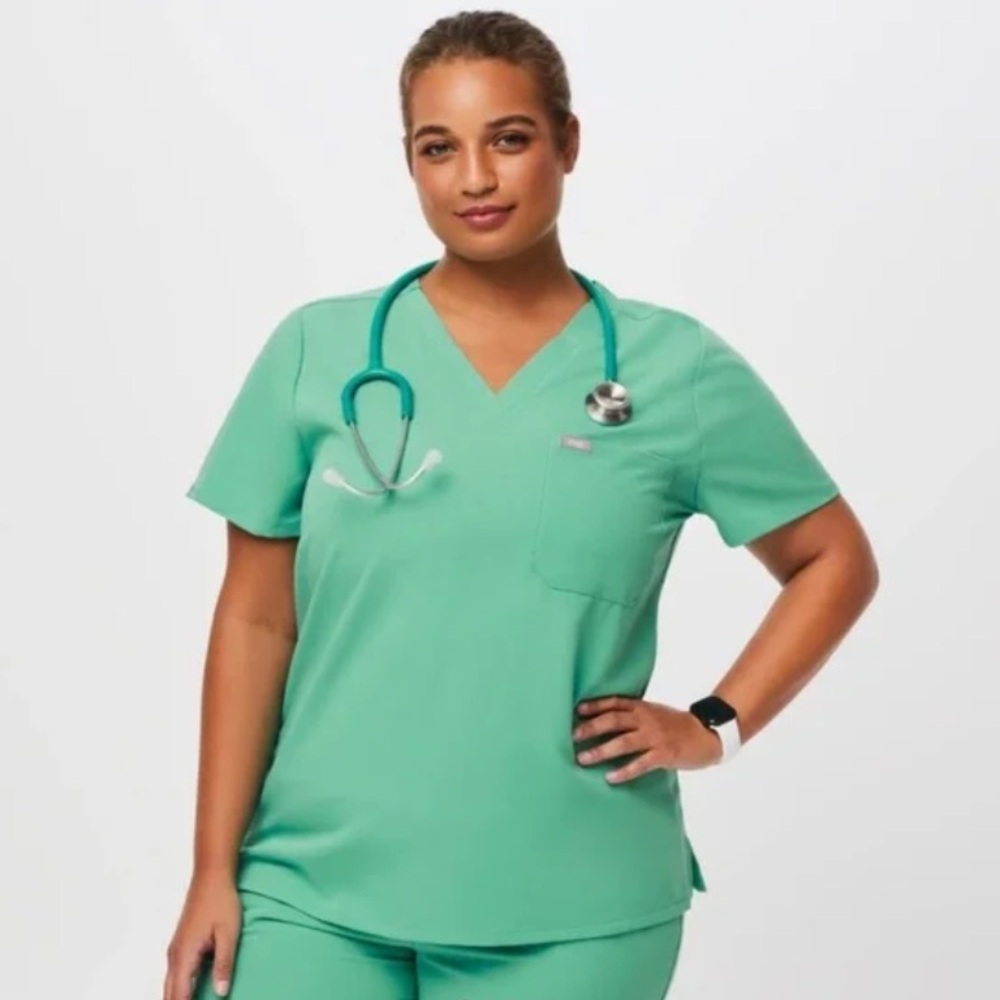 FIGS Women’s Catarina One-Pocket Top - Surgical Green - Size: 2XL - NWT